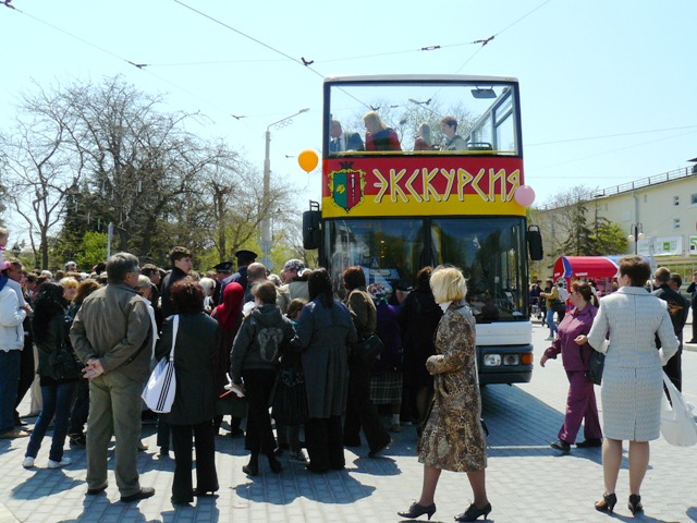 Автобус без крыши в Евпатории Автобус без крыши в Евпатории