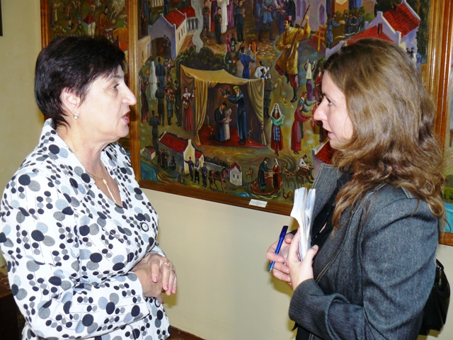 Дора Пиркова в музее крымчаков